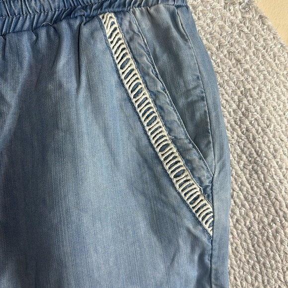 Denim Bebe shorts - Picture 3 of 5